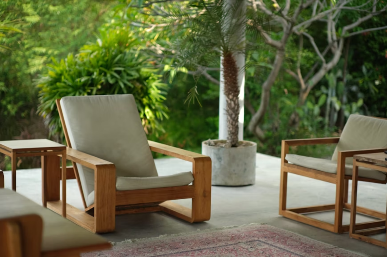 Outdoor Furniture Trends for 2026 & How They Reflect Changing Investor Priorities