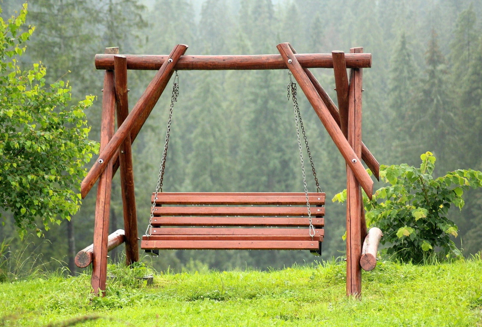 Outdoor Swing Bench: What to Know Before You Buy