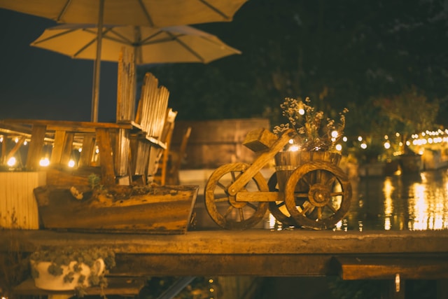 Best Outdoor Lighting - The Charming Bench Company