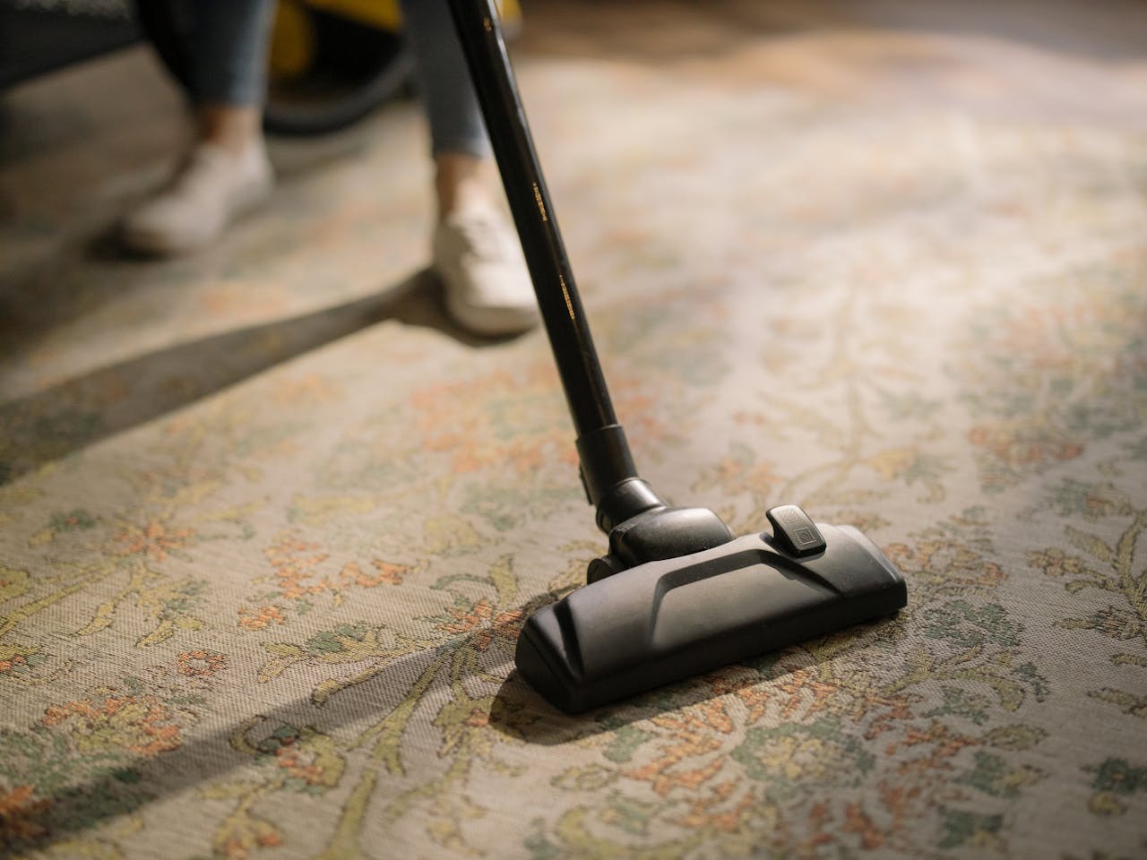 Simple Steps for Keeping Your Carpets in Top Condition - The Charming Bench Company