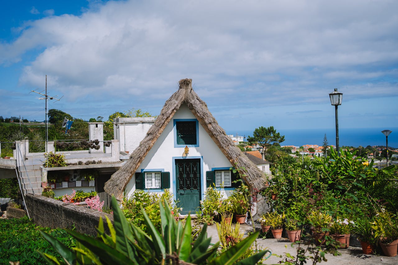 Design Your Dream Vacation Home: Simple and Stylish Tips - The Charming Bench Company