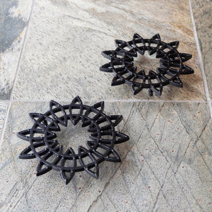 Wrought Iron Trivets – Decorative and Functional Plant & Kitchen Accessories O-Hook Railing Pole