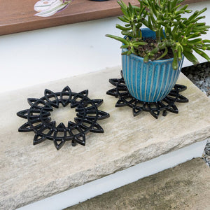 Wrought Iron Trivets – Decorative and Functional Plant & Kitchen Accessories O-Hook Railing Pole