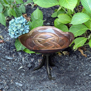 Dara Knot Birdbath Birdbath